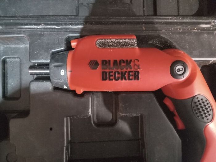 Black and decker cordless screwdriver