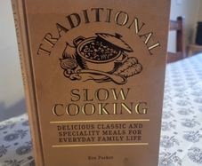 Traditional Slow Cooking (Hardcover