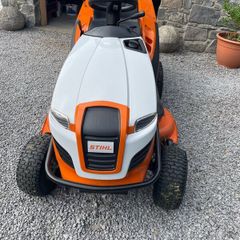 Still ride on lawnmower