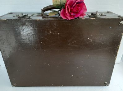 vintage Legge picnic case