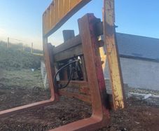 Fork lift toes