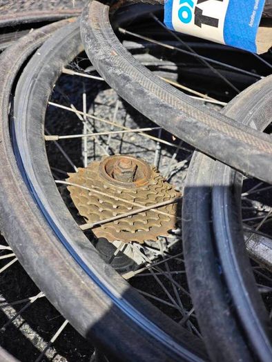 Road bike,  racing bike 700c wheels and tyres bundle  Continental tyres, 700x23c & 700x28c & 26" mixed condition