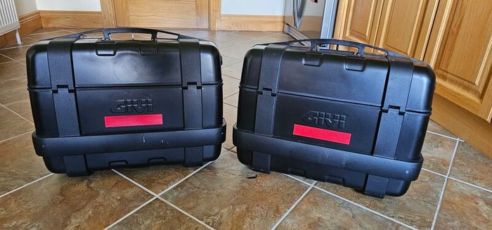 Givi Trekker 33L x2