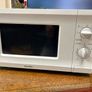 PowerPoint 700 Watt Microwave Image 3
