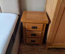 2 Solid Oak Bedside Lockers