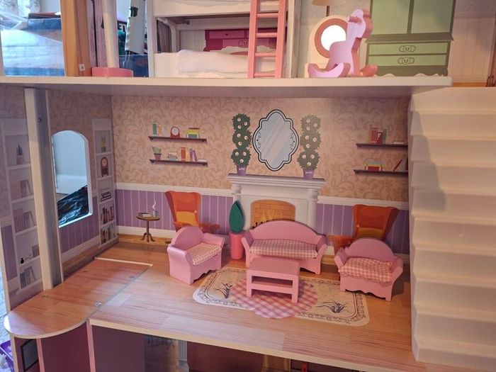 Large doll's house