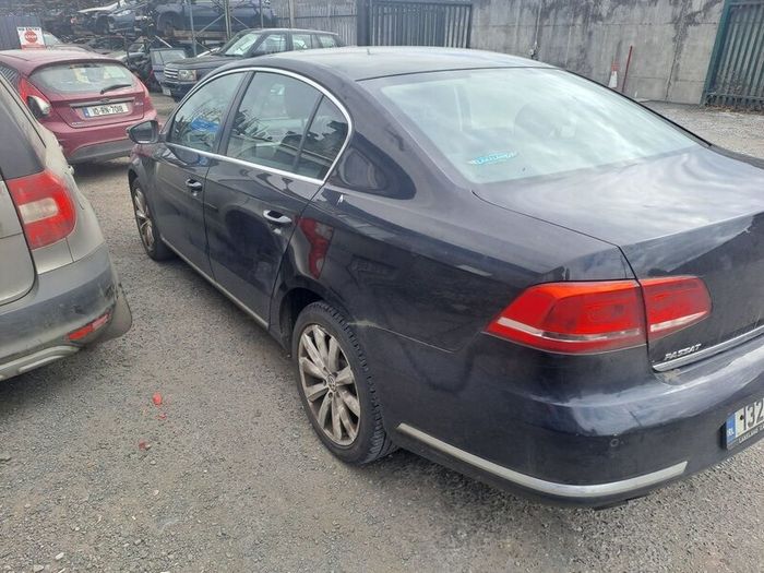 132 Volkswagen Passat breaking for parts