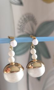 Vintage Earrings Gold tone Baubles