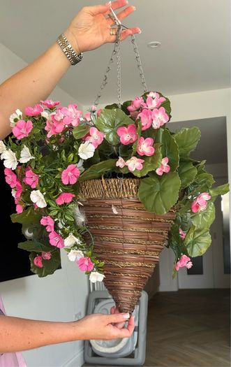 Brand new Artificial hanging basket