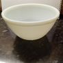 Amber pyrex mixing Bowl Image 3