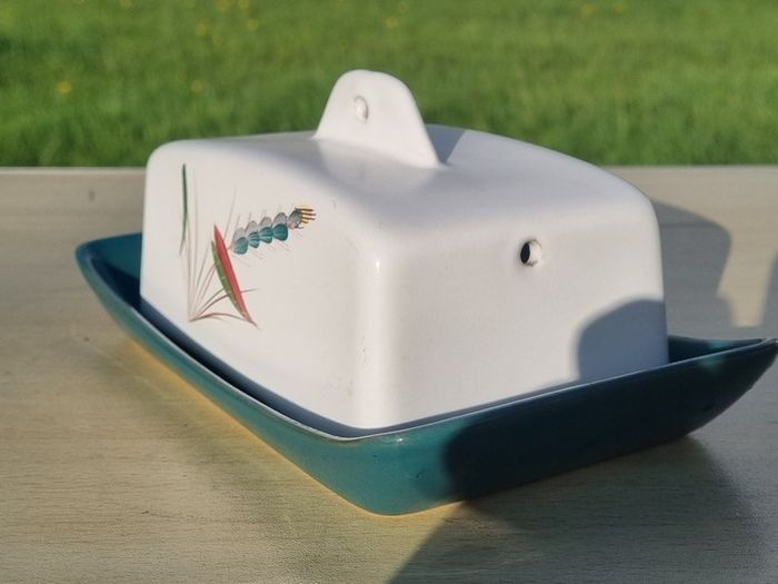 Denby Greenwheat ceramic butter/cheese dish