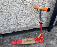 Foldable adjustable kids scooter