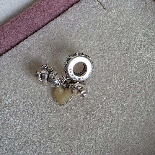 Pandora baby treasures charm with Teddy Bear, Pacifier and enamel heart very good condition