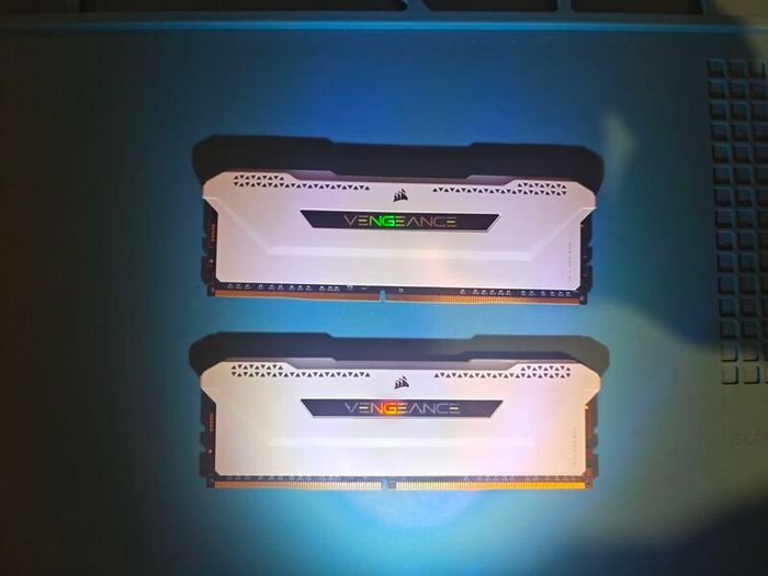 32GB (2x16) ddr4 3600 MHz white RGB Ram