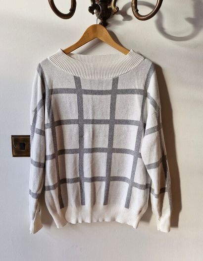 Grey/white oversized check jumper