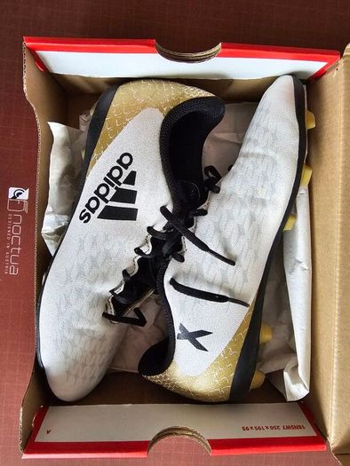 Junior Adidas football shoes US(6) UK 5.5