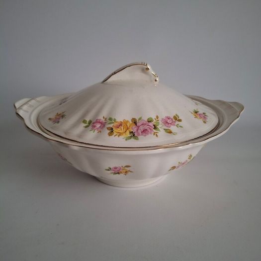 J&G Meakin Tureen, Platter & bowls