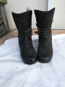 Motorcycle boots