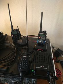 TYT TH-8600 Dual Band VHF/UHF mobile radio with 2 uv5r handhelds