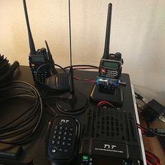 TYT TH-8600 Dual Band VHF/UHF mobile radio with 2 uv5r handhelds
