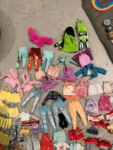 Rainbow high accessories and few dolls