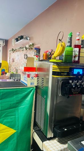 Ice Cream Machine (Dual Hopper)