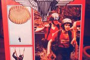 1983. The Paras . Frank Hilton.