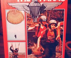 1983. The Paras . Frank Hilton.