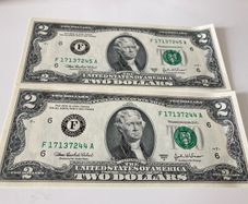 USA 2 Dollars notes with consecutive numbers year 2003