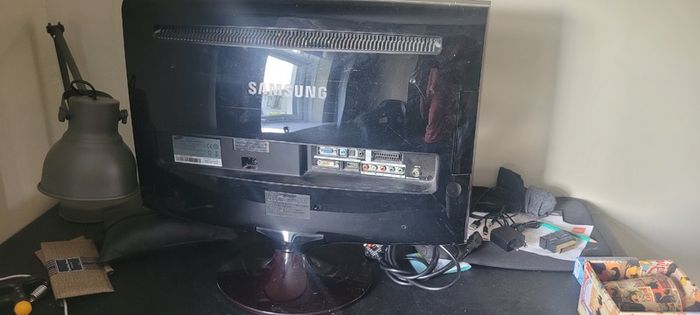 Title: Samsung T260HD 26" Hybrid Monitor TV. Perfect for Retro Gaming!