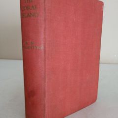 The Coral Island by R. M. Ballantyne. Illustrations by Graham Munro (HQ42)