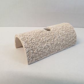 Ecru ceramic tunnel with a hole for plants 10x5x4cm