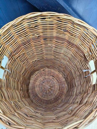 Large wicker Basket and Lid