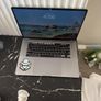 macbook pro 16 inch 16 GB Image 2