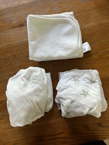 Sheets and mattress protectors for Snuz Pod 4