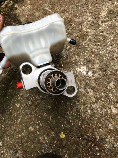 audi A4 master cylinder
