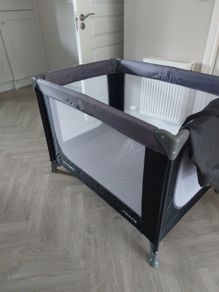 Snoozelite Miniuno travel cot.