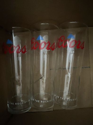 Bulmers Guinness tuborg coors whitefield Paulaner carling peroni Budweiser krombacher smithwicks Heineken jameson beer pint Glasses