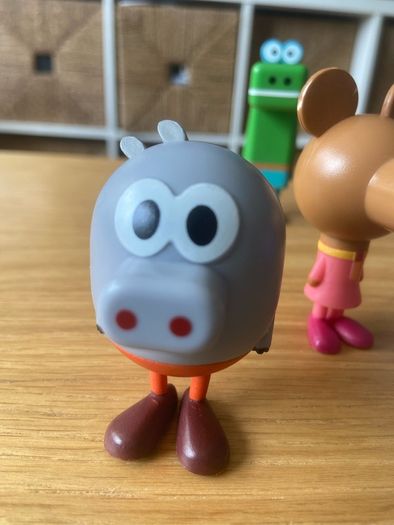 Hey Duggee Squirrel Figurine set