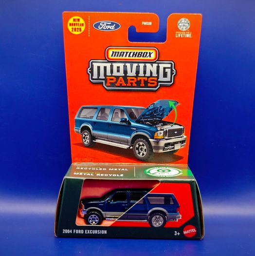 Matchbox Moving Parts 2004 Ford Excursion, new.