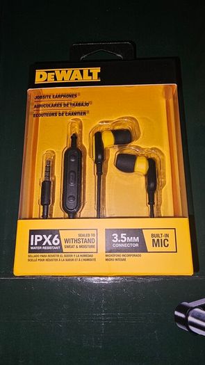 DeWalt Jobsite aux wired earphones