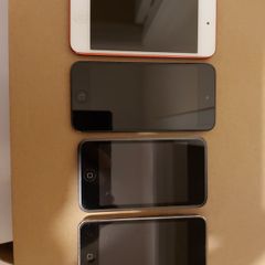 4 Apple Ipods for parts or repair, 2 Activation Locked (Ipod Touch 5 32GB) and 2 not powering on (Ipod 1 & 2)