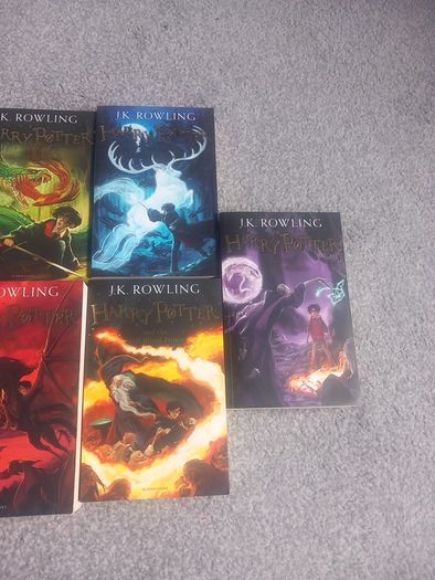 Harry Potter books x7