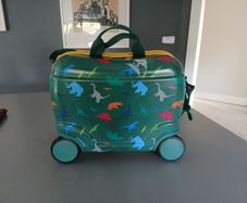 kid suitcase