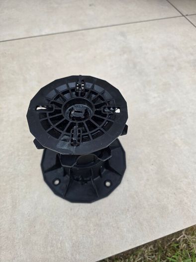 Adjustable Pedestal Supports for Vented Terraces, patio pavers, 150 - 230 mm