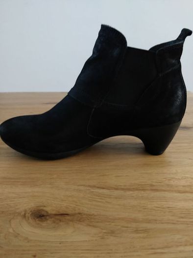 Black ankle boots size 5 by Think!