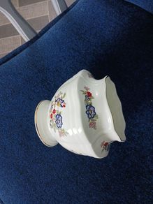 Royal tara vase