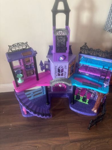 monster high doll house