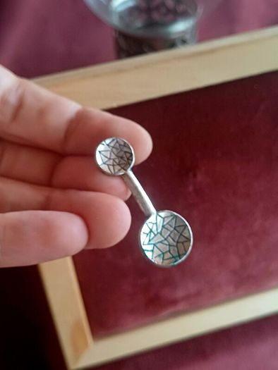Silvery minimalist earrings