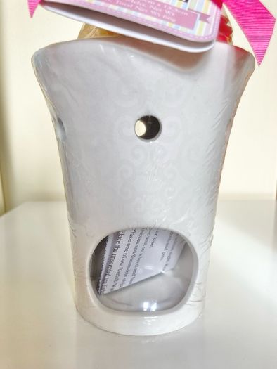 Yankee Candle White Melt Warmer & 3 Wax Melts Gift Set